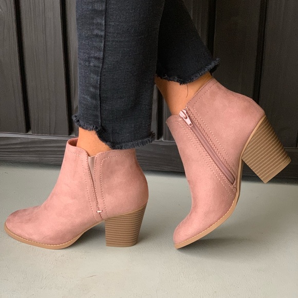 Distressed Blush Chic Chunky Heel Ankle Booties - Picture 4 of 7
